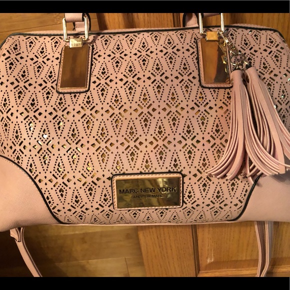Andrew Marc Purse ♥️ - Picture 1 of 8